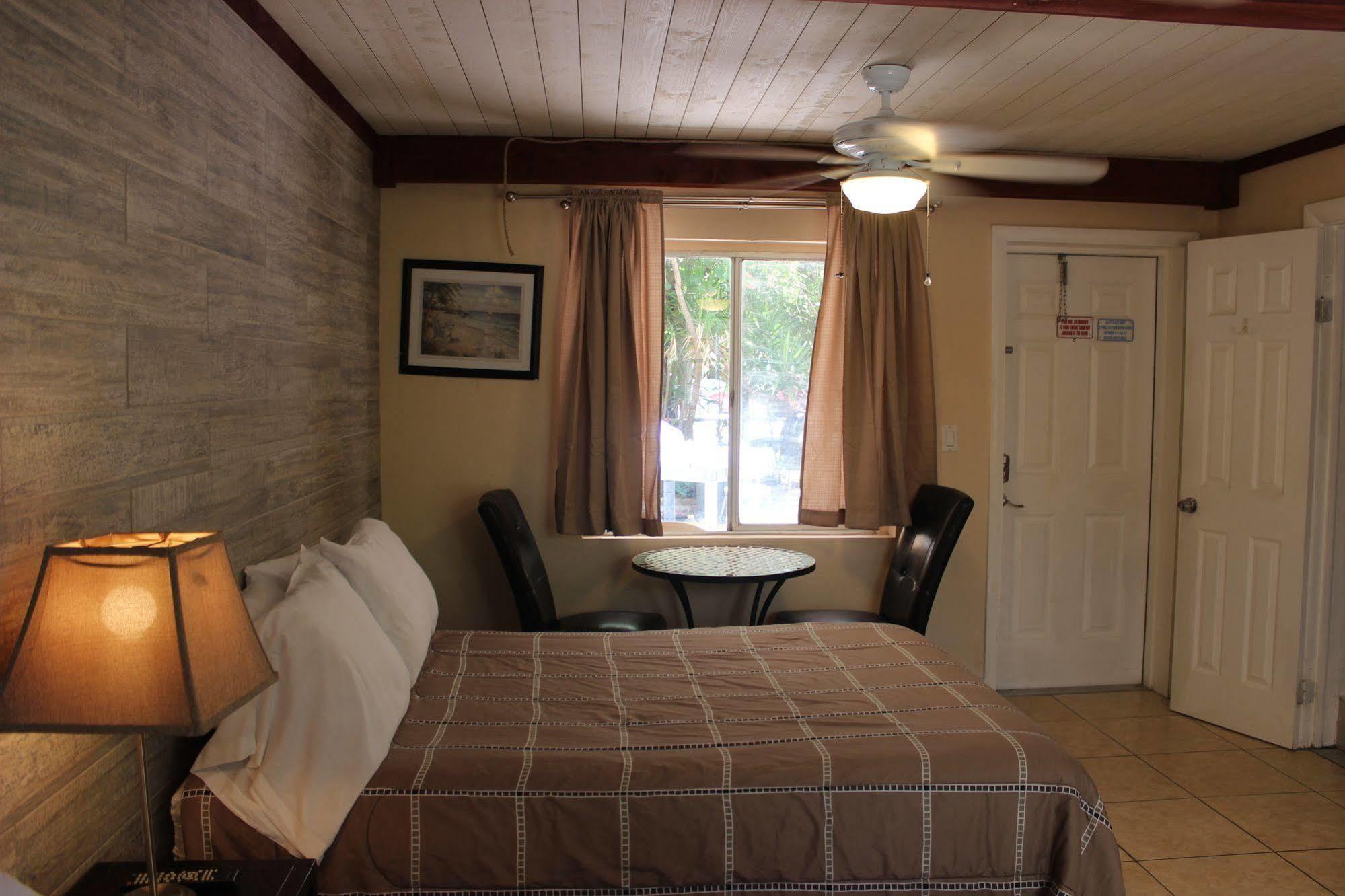 Schooner Hotel St. Pete Beach Eksteriør billede